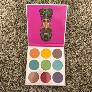 Juvia’s eyeshadow palette